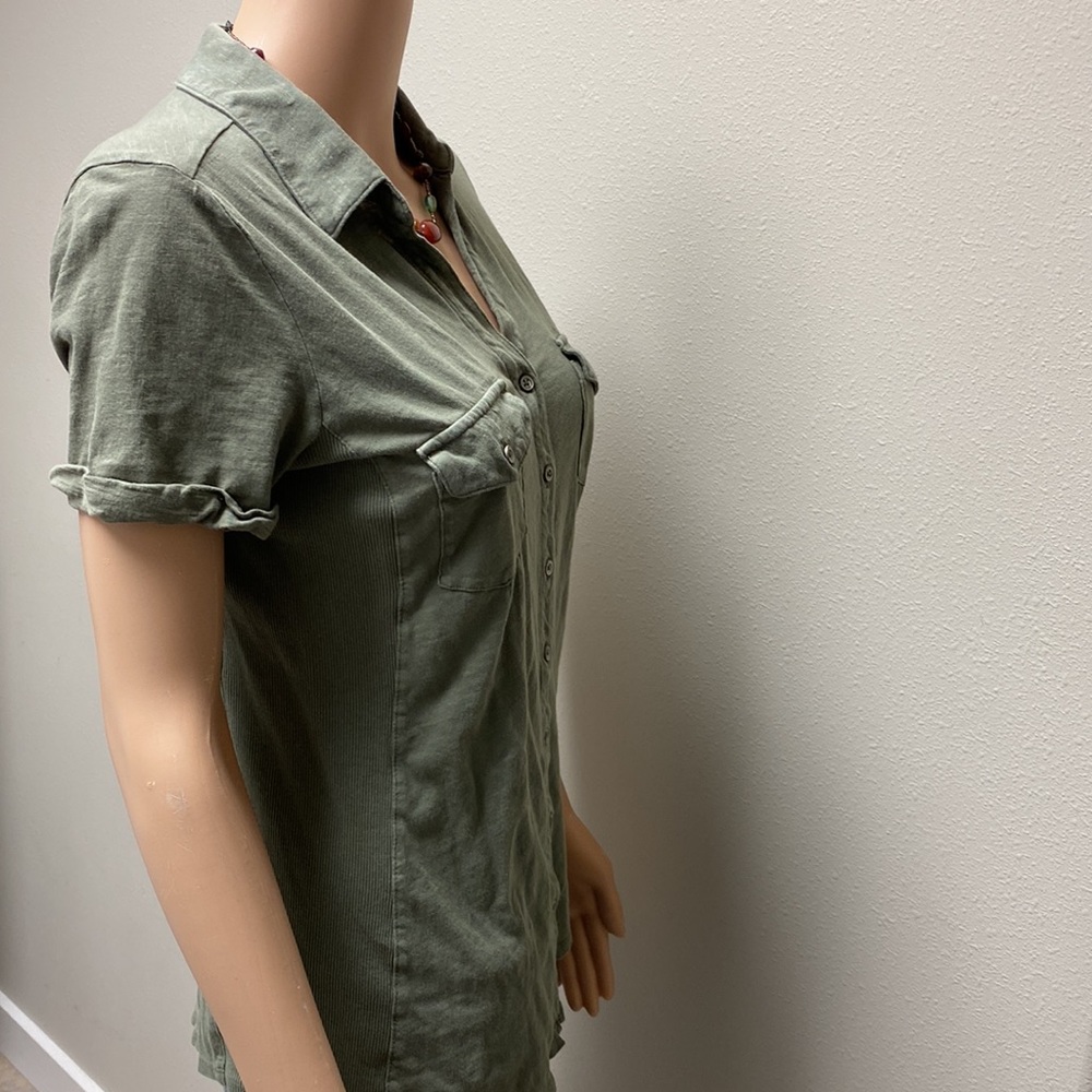 Button down top - Picture 5 of 10
